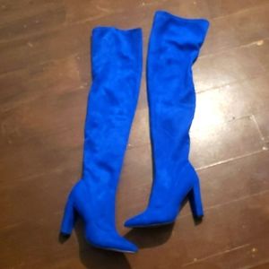 NWOT thigh high blue heeled boots 4"